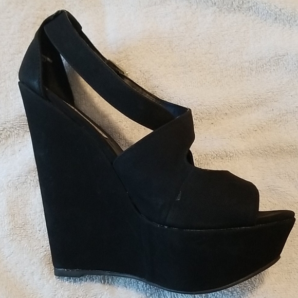 Steve Madden Xternal Black Wedge Sandals - Picture 3 of 6